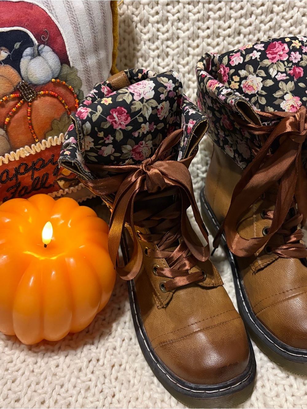 Brown Floral Cuff Lace-Up Boots - Unbranded